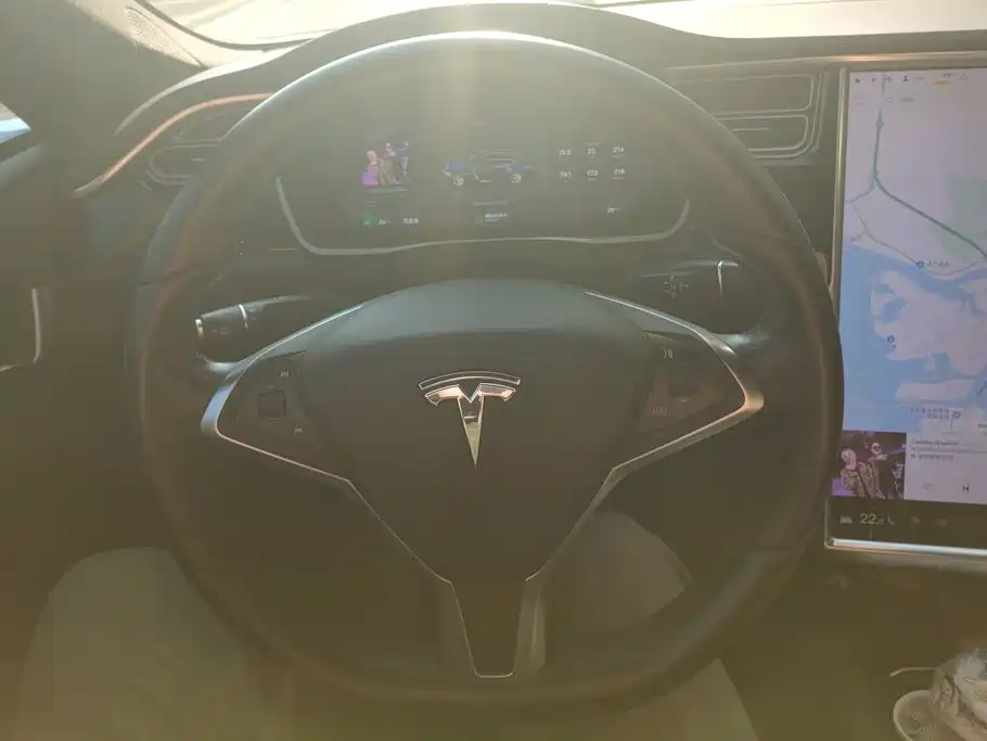 Tesla Model S — фото 15