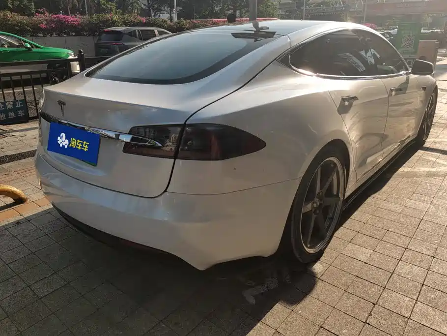Tesla Model S — фото 3