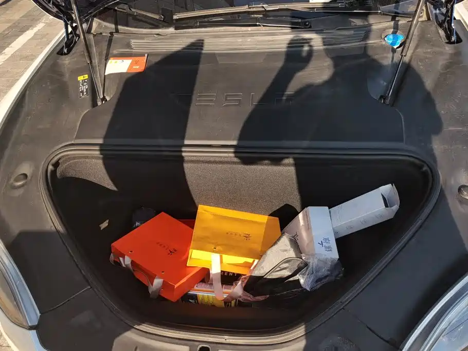 Tesla Model S — фото 10