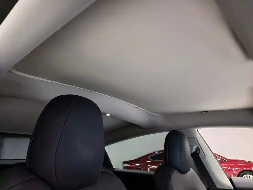 Tesla Model 3 — фото 15