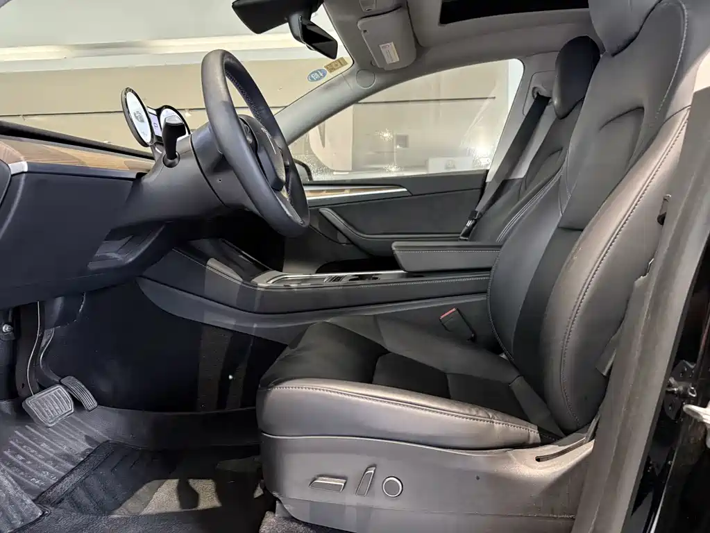Tesla Model Y — фото 5