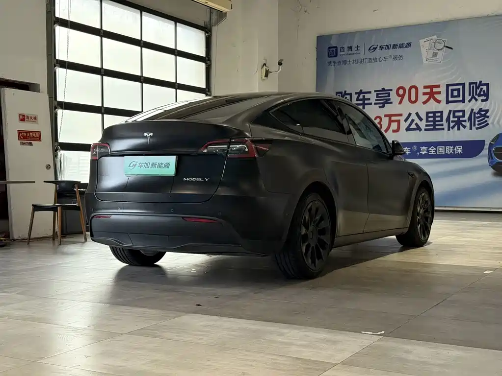 Tesla Model Y — фото 9