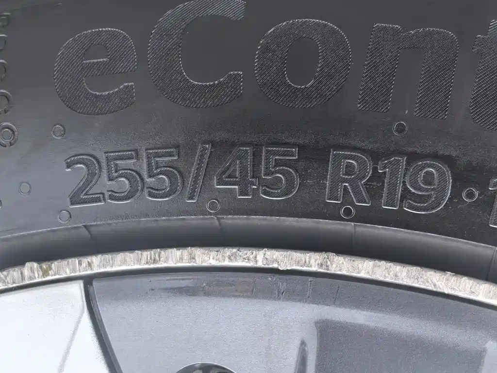Tesla Model Y — фото 24