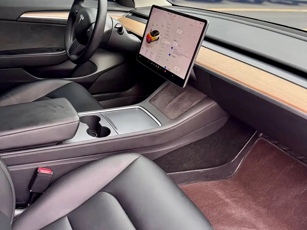 Tesla Model 3 — фото 6