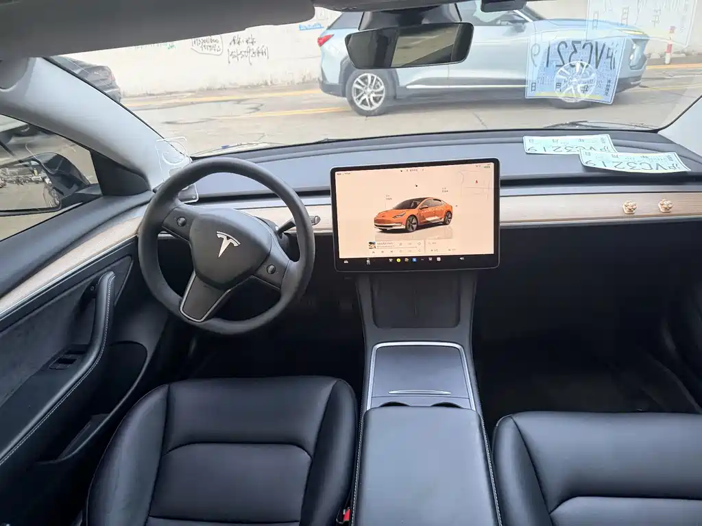 Tesla Model 3 — фото 5