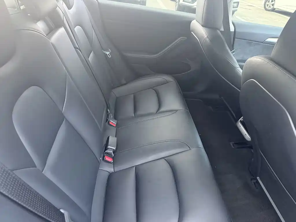 Tesla Model 3 — фото 6