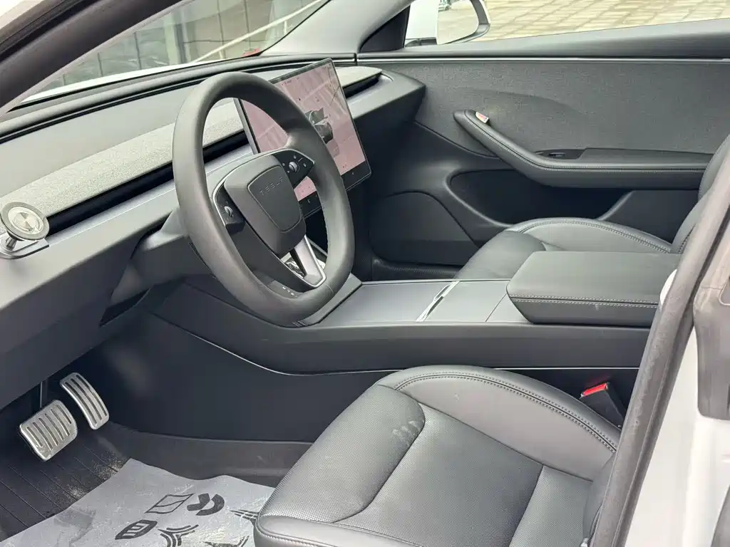 Tesla Model 3 — фото 3