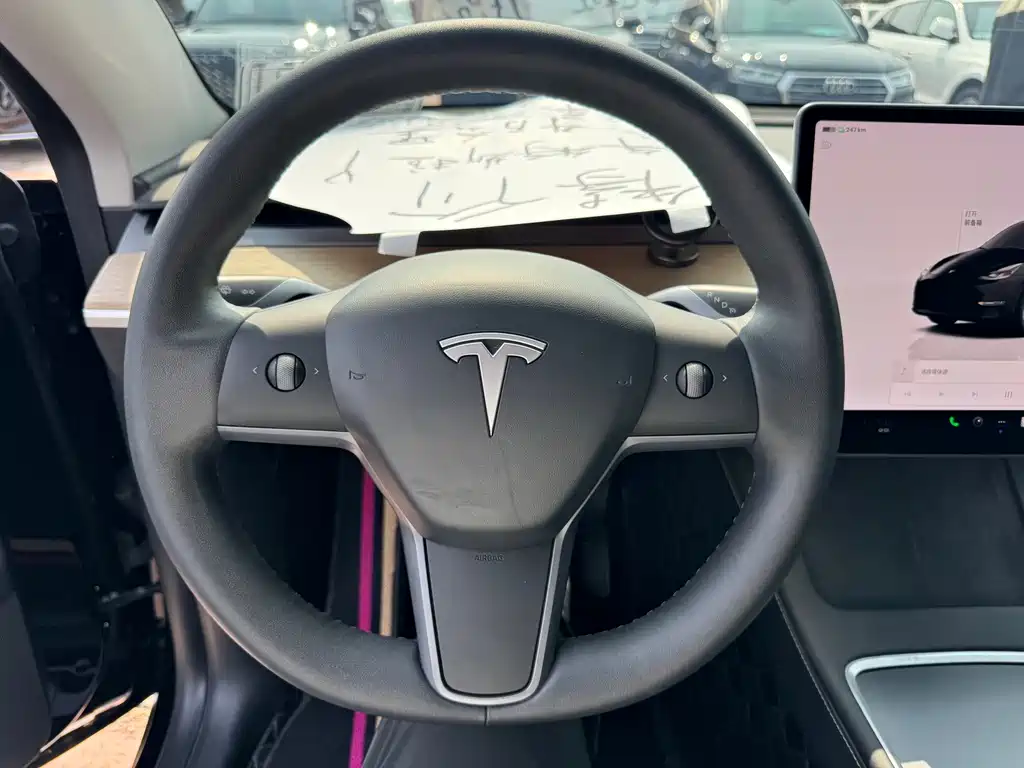 Tesla Model Y — фото 5