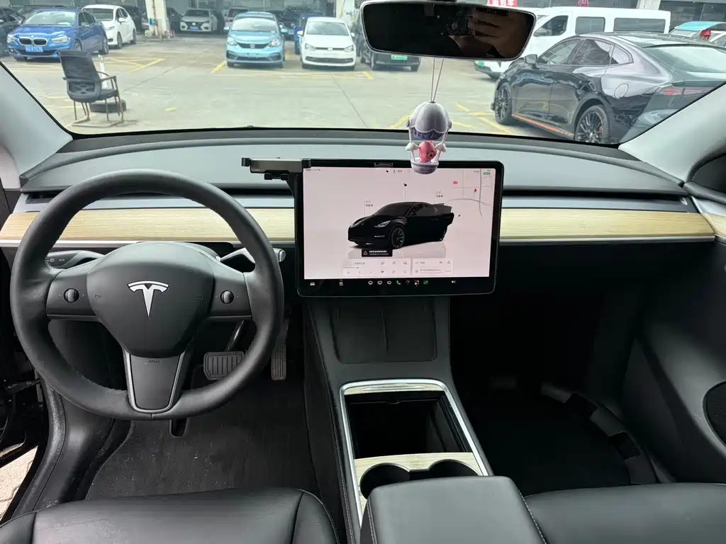 Tesla Model Y — фото 6