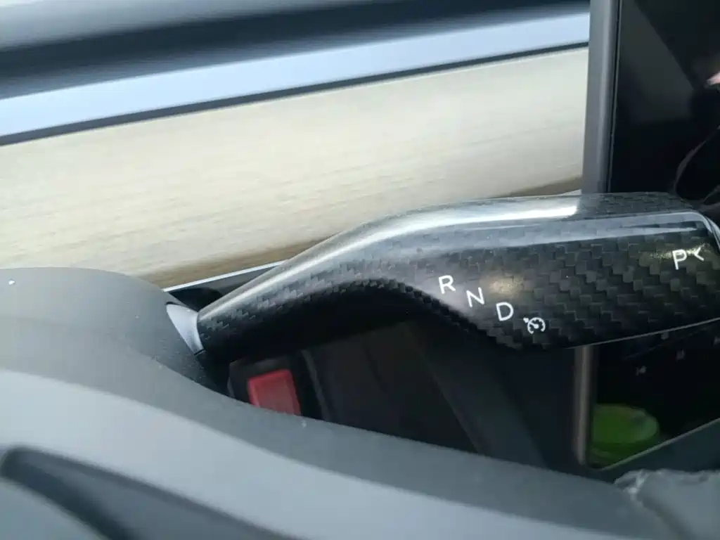 Tesla Model Y — фото 14