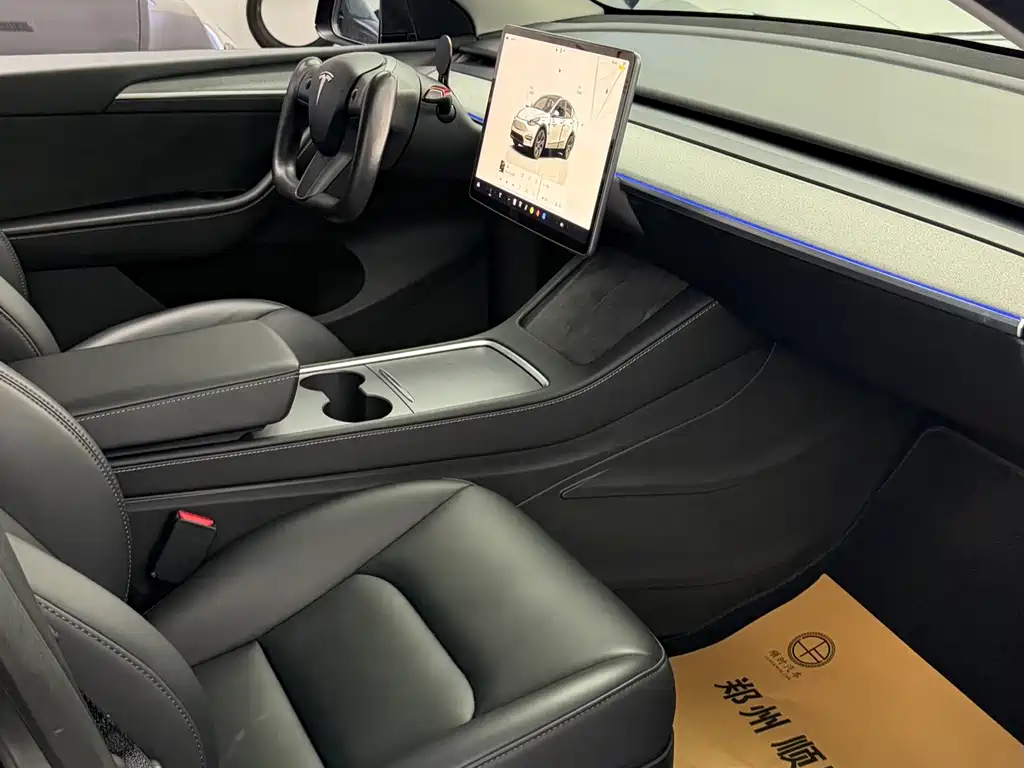 Tesla Model Y — фото 4