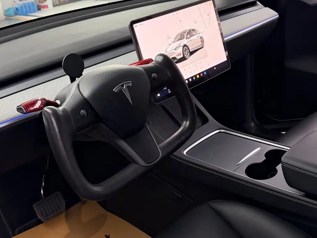 Tesla Model Y — фото 8