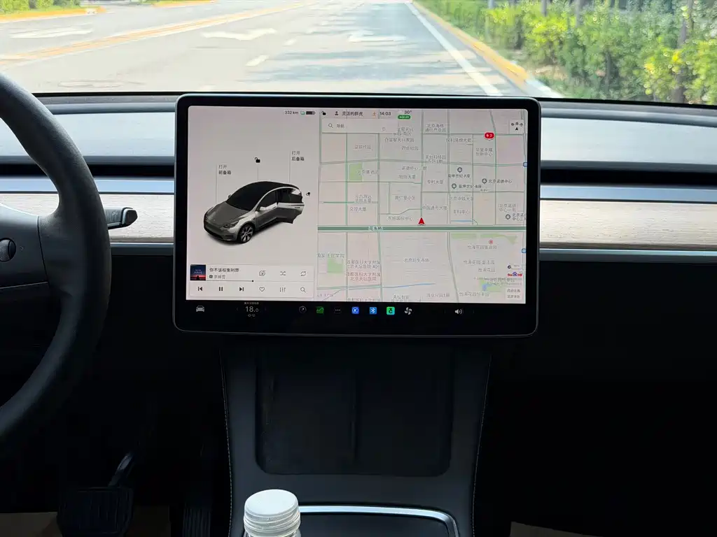 Tesla Model Y — фото 9