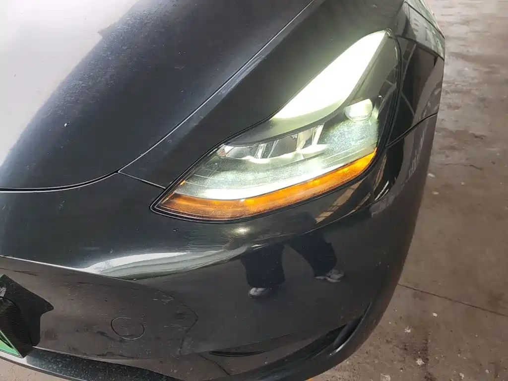 Tesla Model Y — фото 24