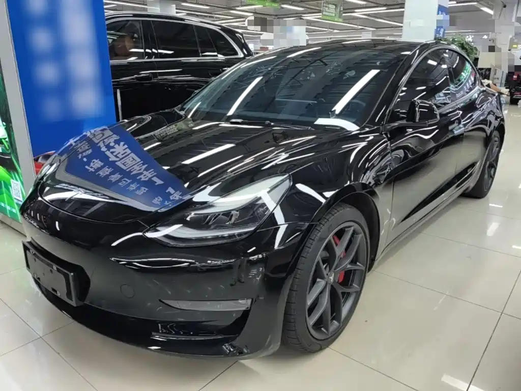 Tesla Model 3 — фото 2