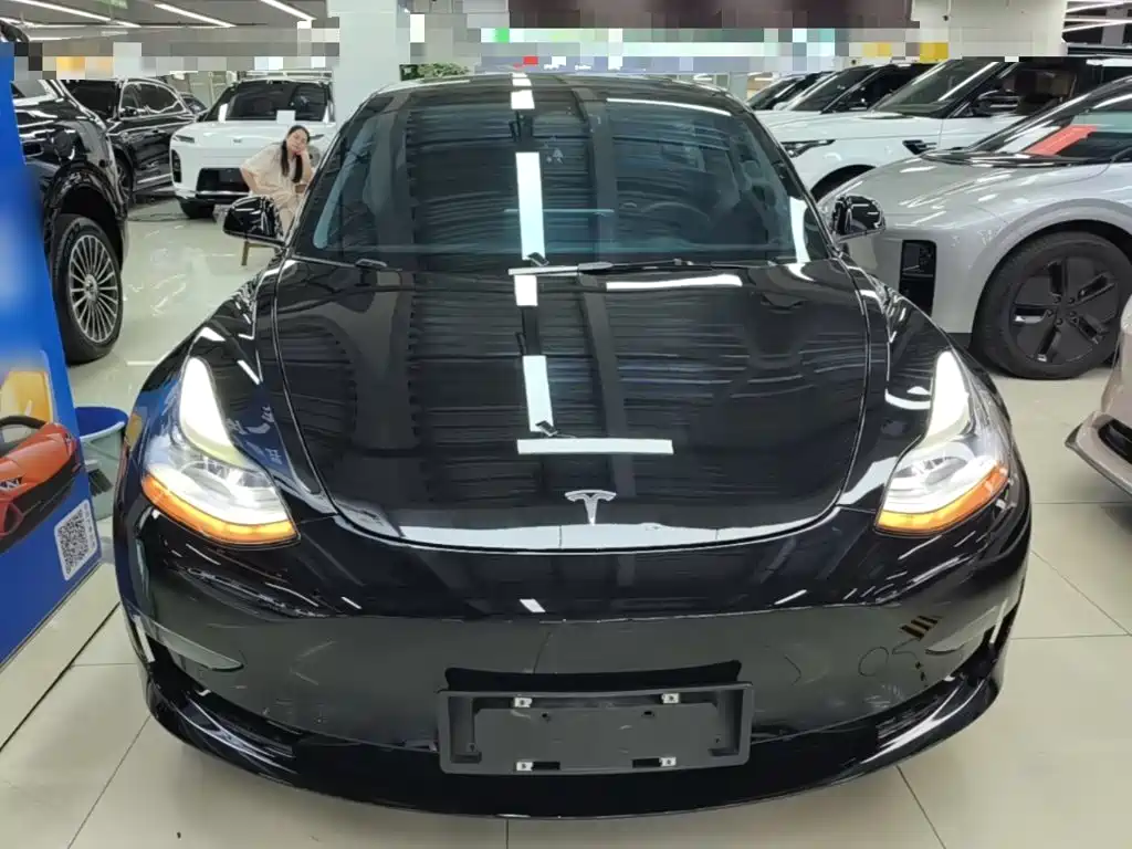 Tesla Model 3 — фото 3