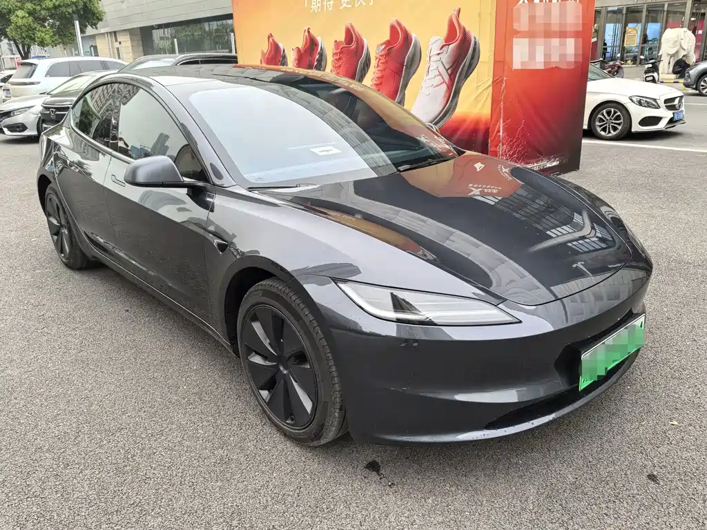 Tesla Model 3 — фото 3