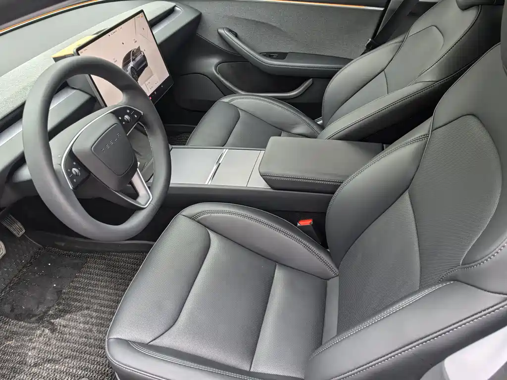 Tesla Model 3 — фото 4
