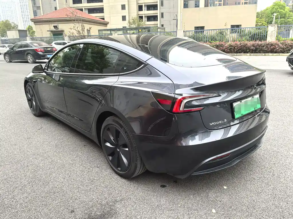 Tesla Model 3 — фото 7