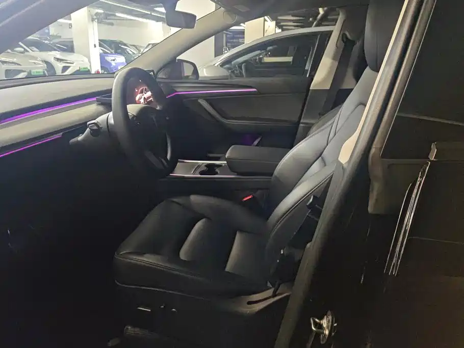 Tesla Model Y — фото 9