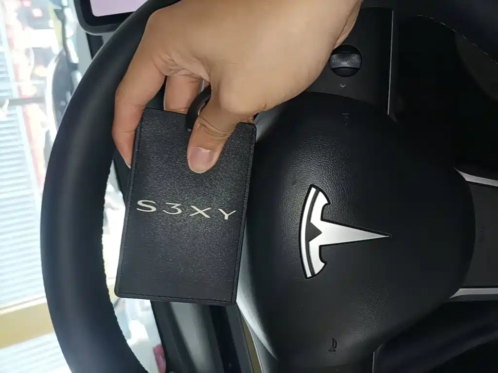 Tesla Model Y — фото 17