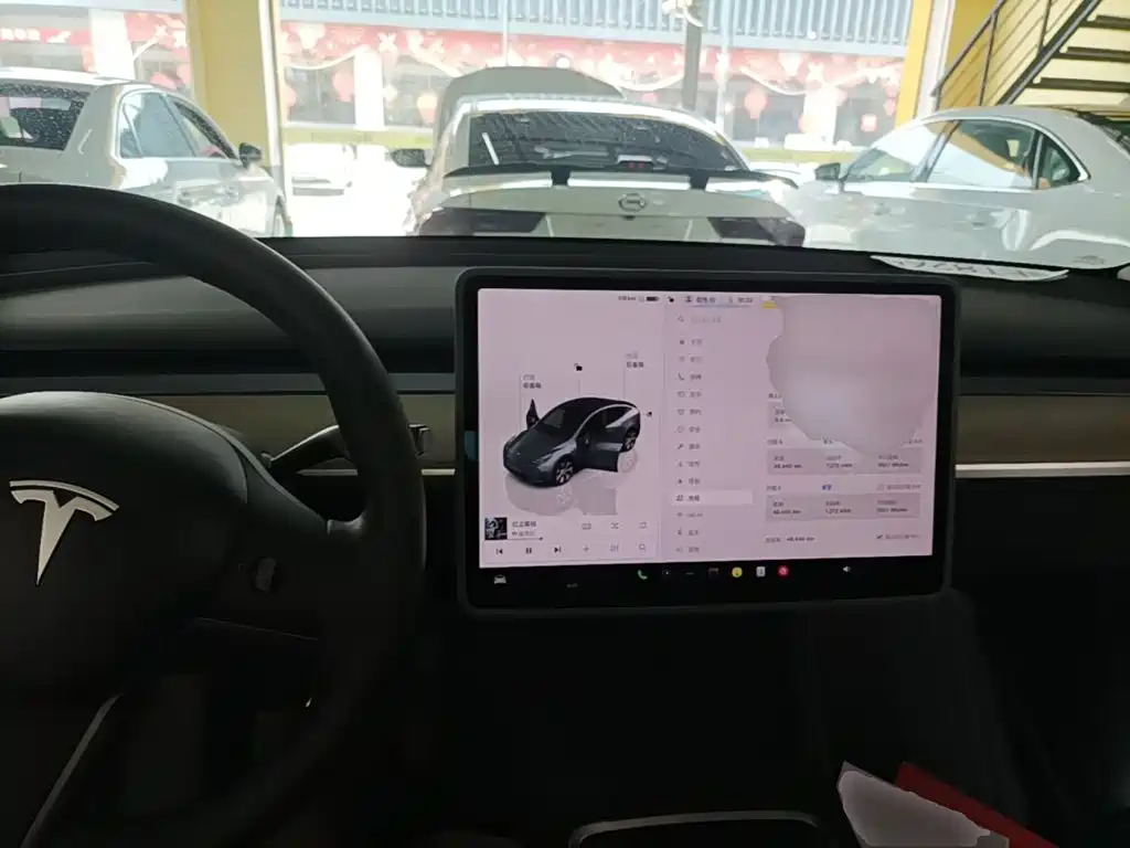 Tesla Model Y — фото 6