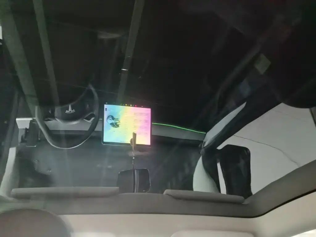 Tesla Model Y — фото 18