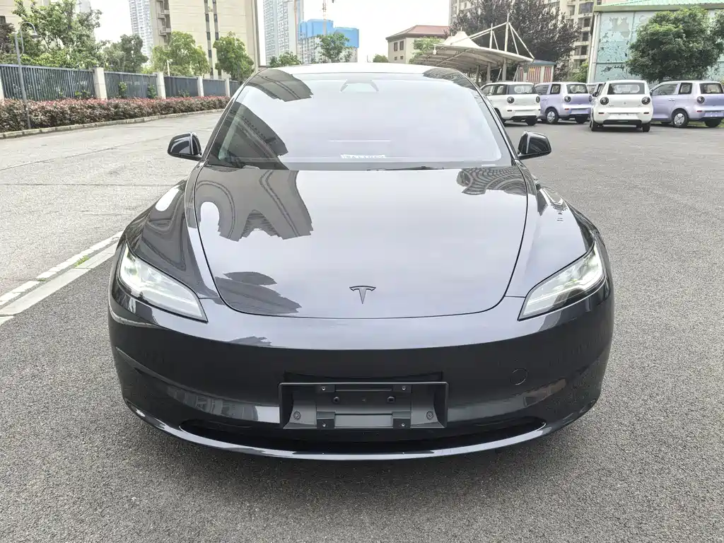 Tesla Model 3 — фото 2