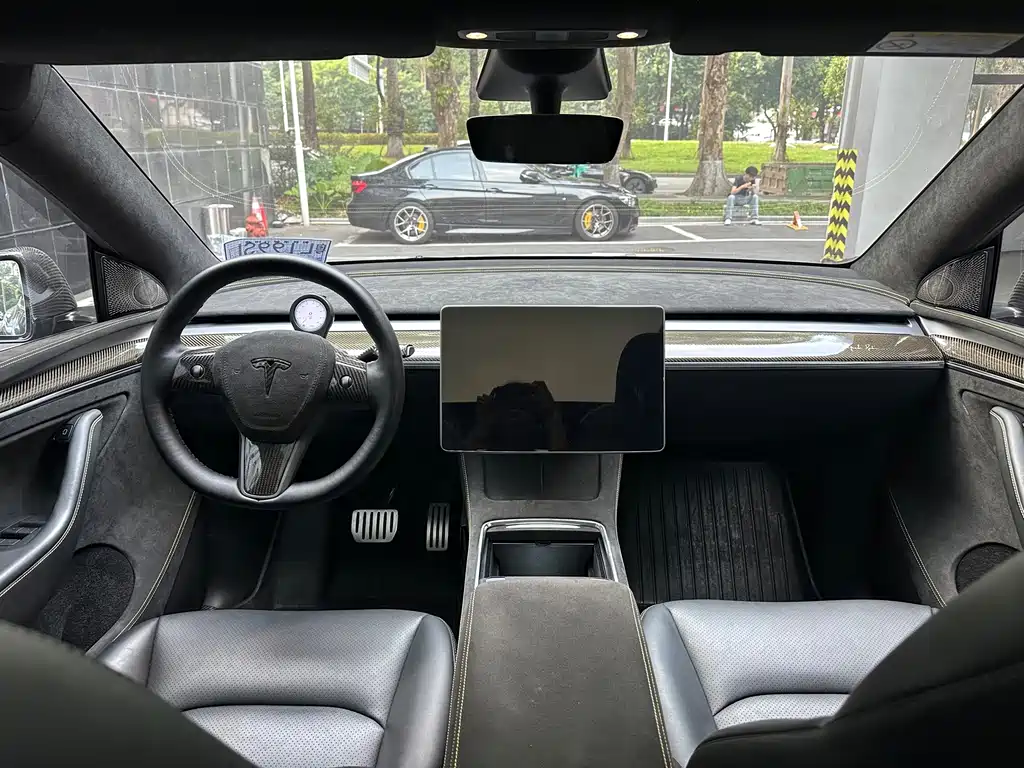 Tesla Model Y — фото 6
