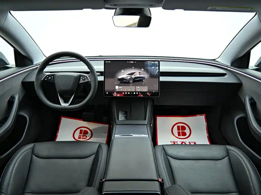 Tesla Model 3 — фото 16