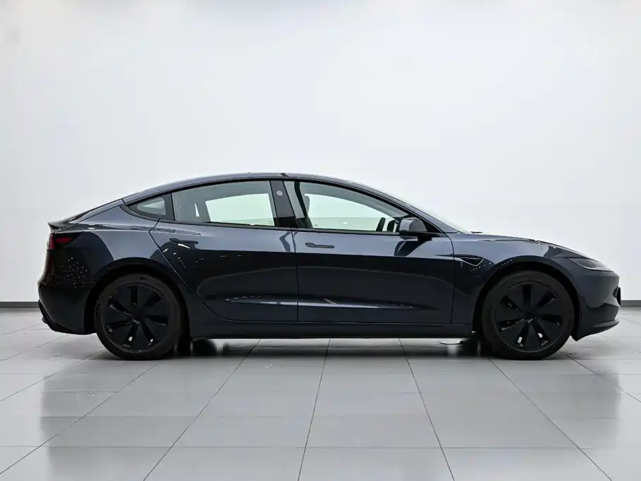Tesla Model 3 — фото 6