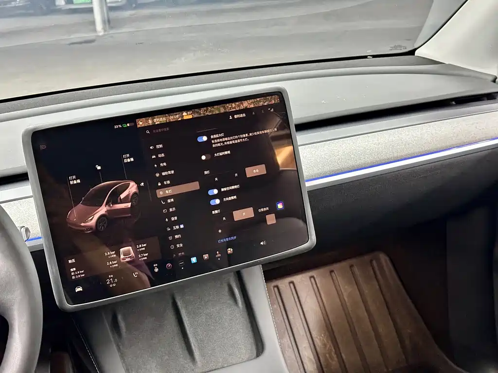 Tesla Model Y — фото 13