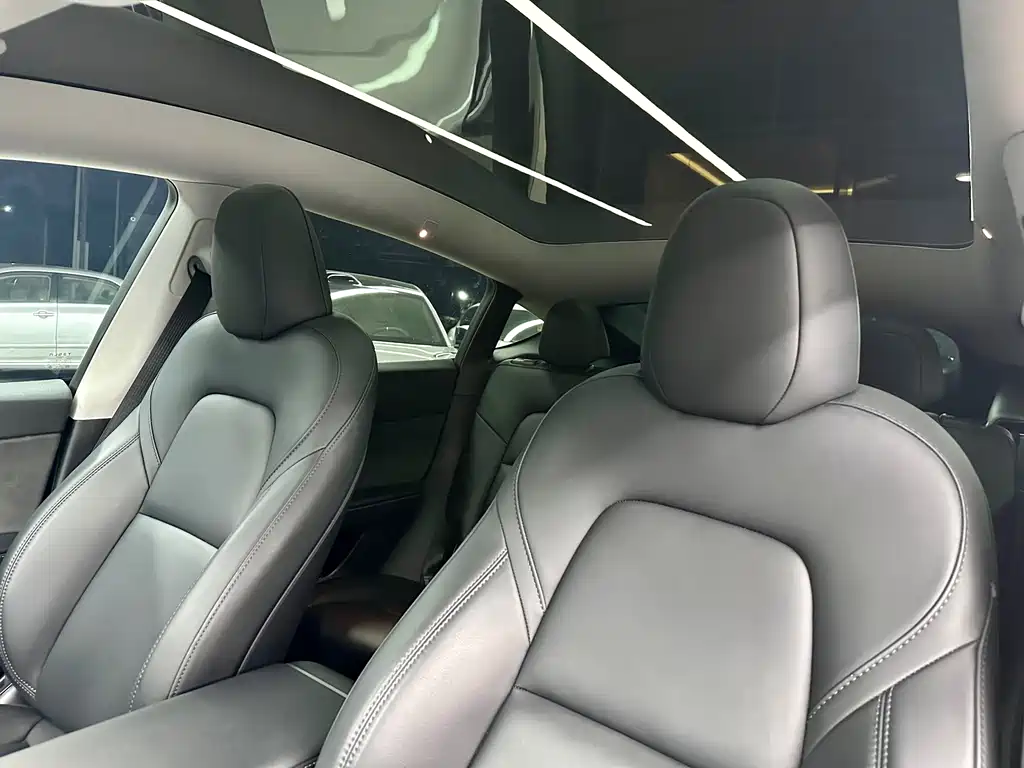 Tesla Model Y — фото 15