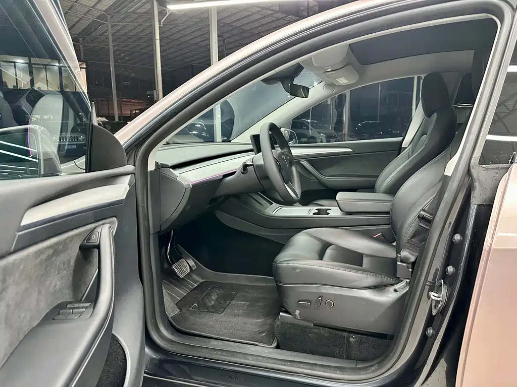 Tesla Model Y — фото 7