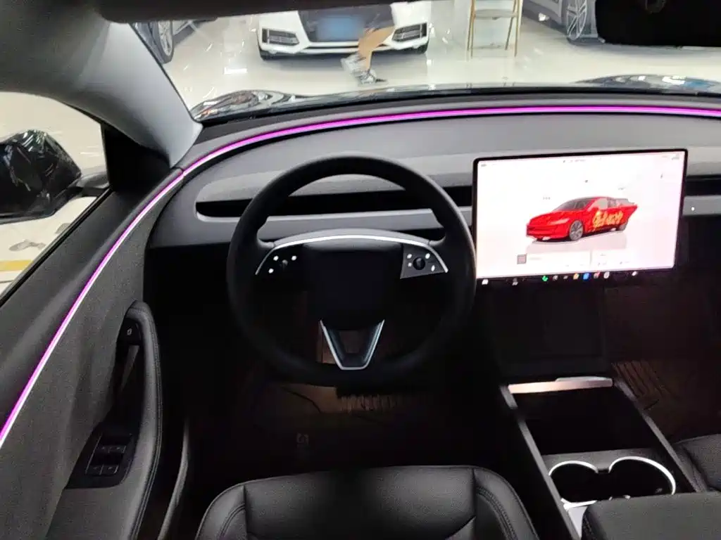 Tesla Model 3 — фото 11