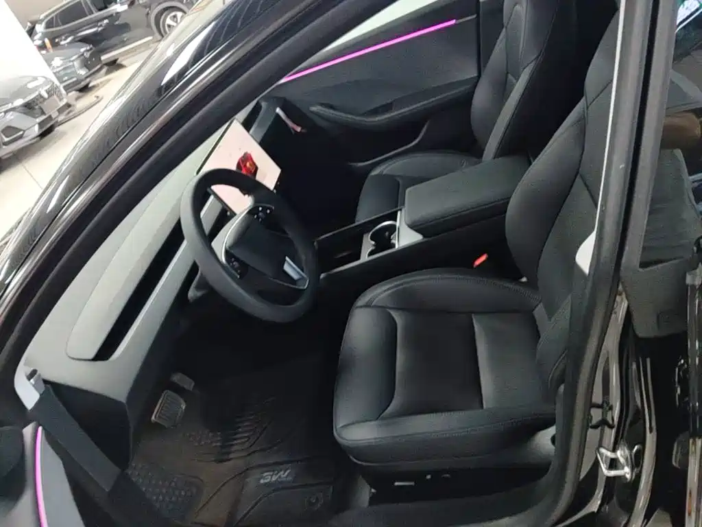Tesla Model 3 — фото 15