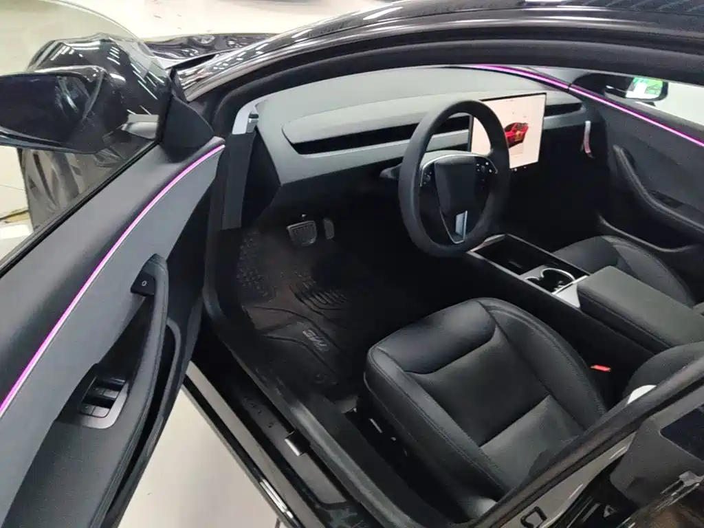 Tesla Model 3 — фото 16