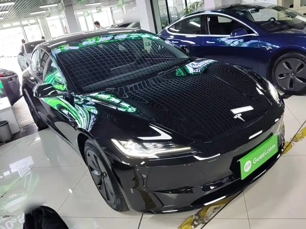 Tesla Model 3 — фото 4