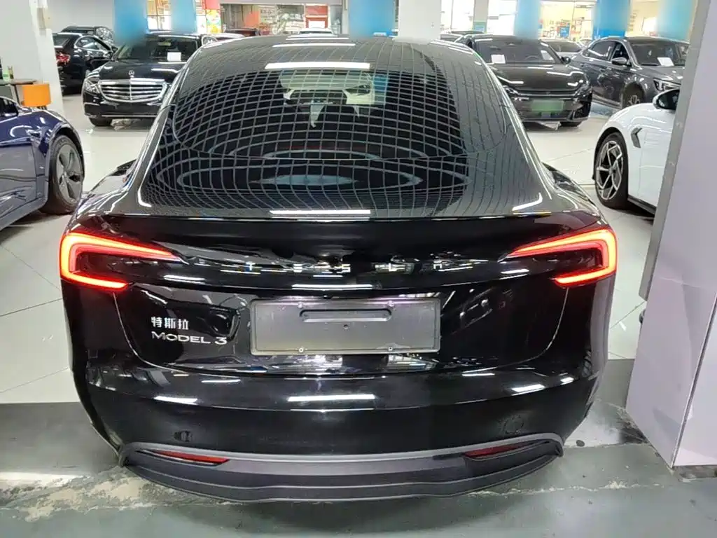 Tesla Model 3 — фото 6