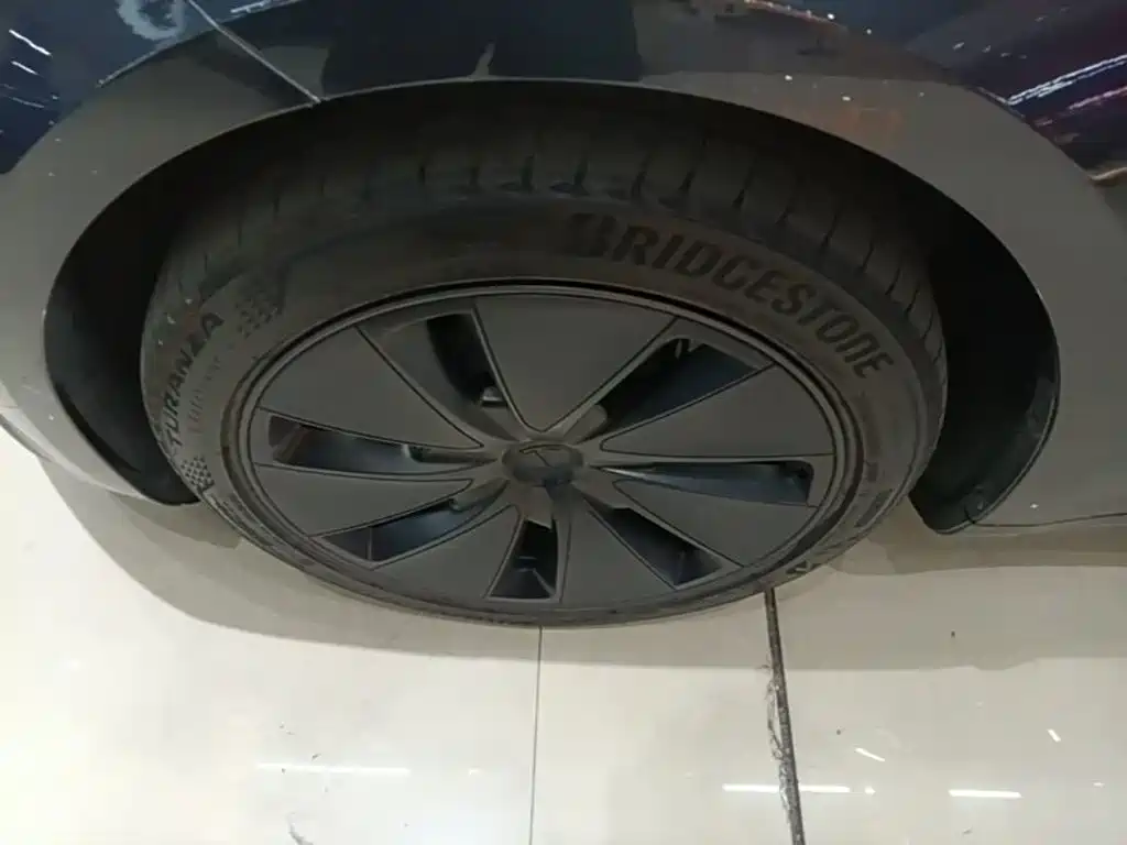 Tesla Model 3 — фото 23