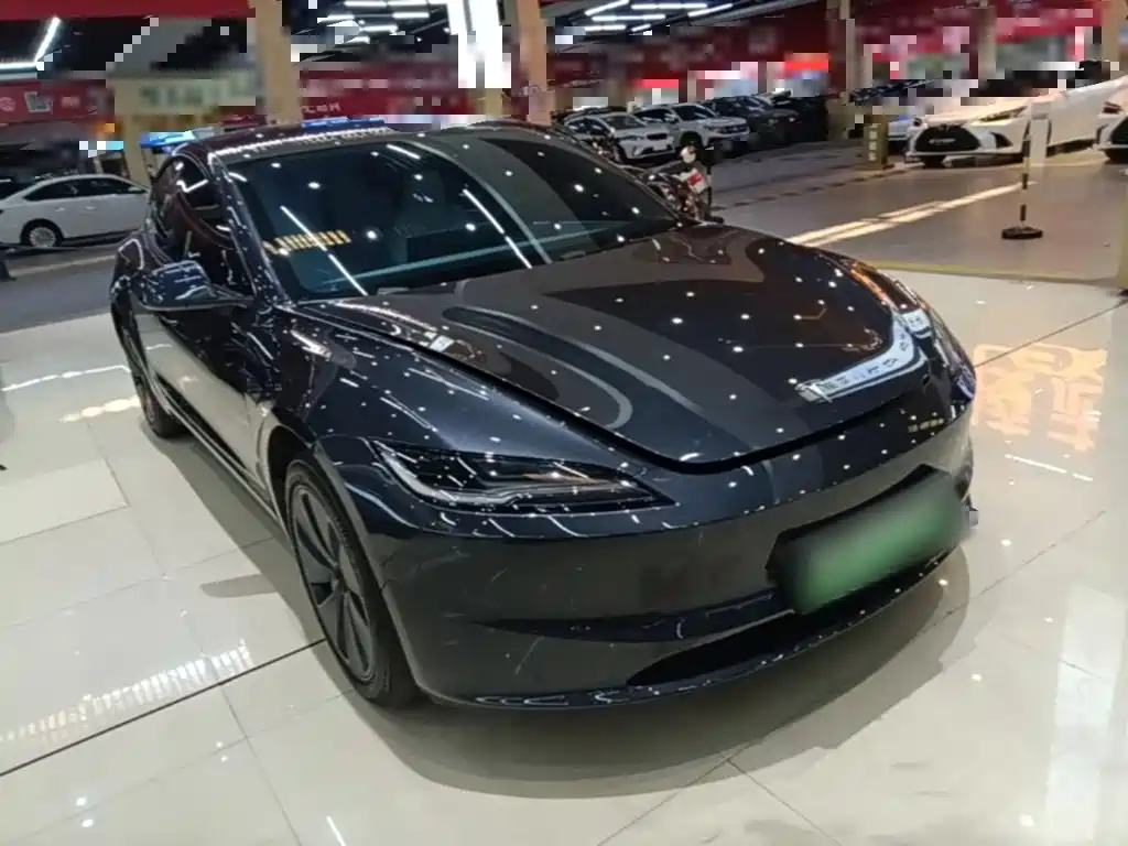 Tesla Model 3 — фото 4