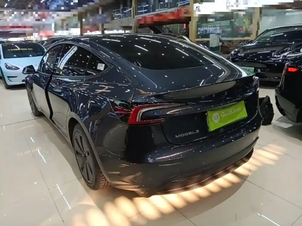 Tesla Model 3 — фото 5