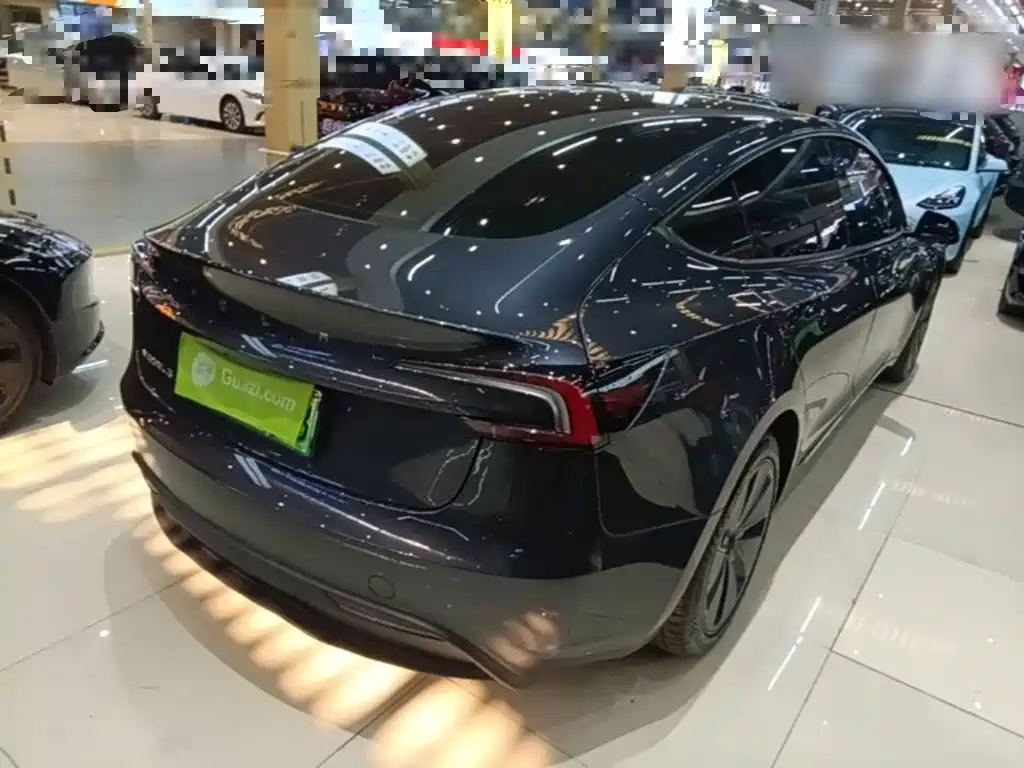 Tesla Model 3 — фото 7