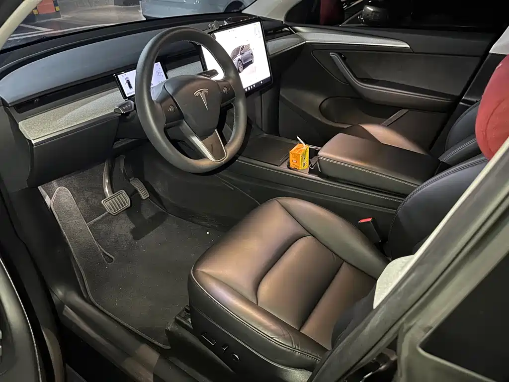 Tesla Model Y — фото 4