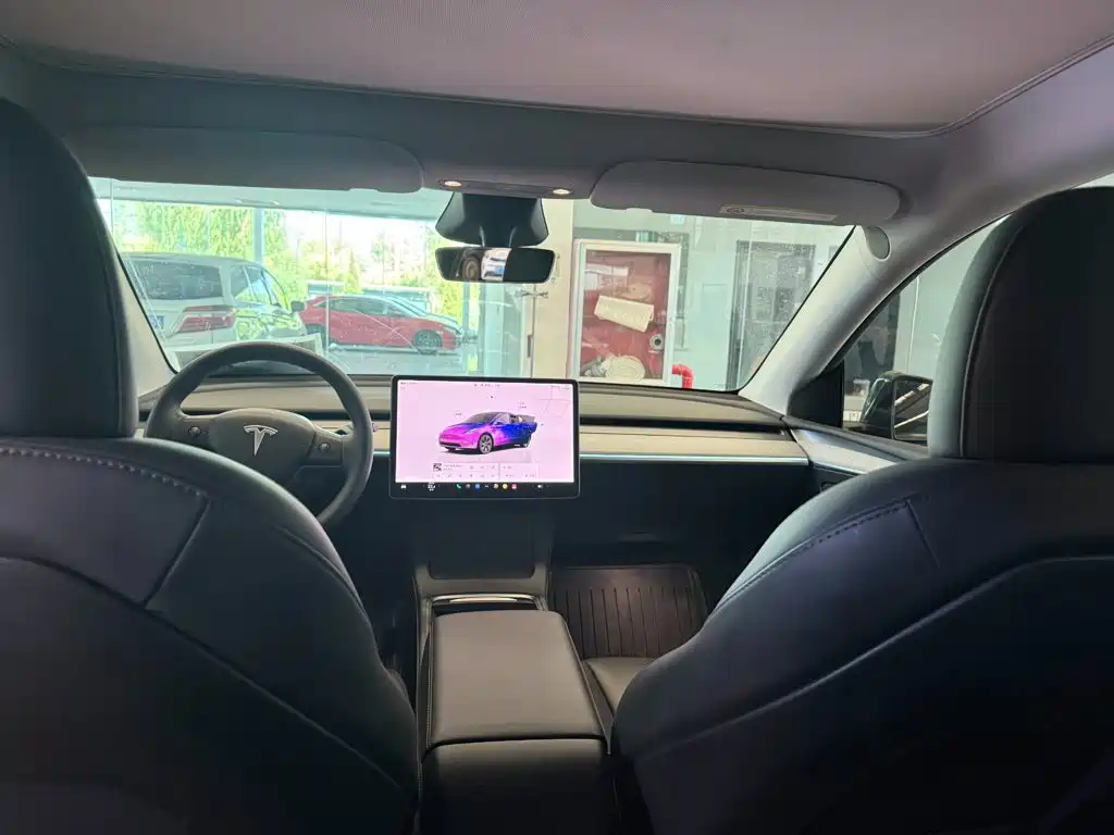 Tesla Model Y — фото 3