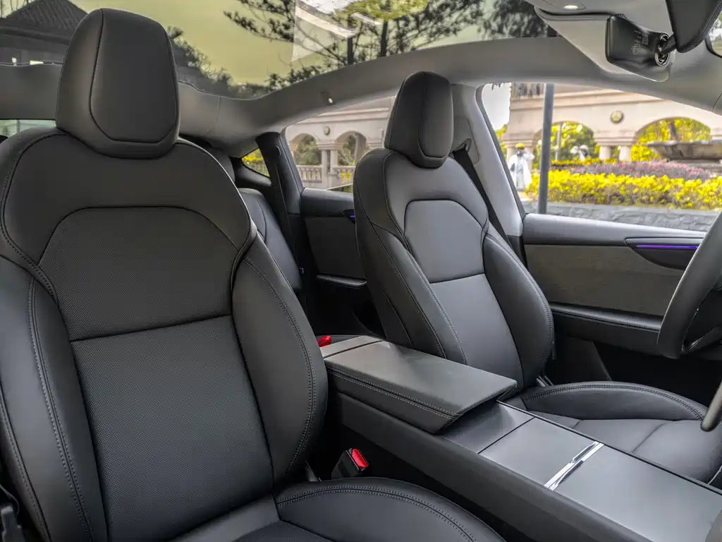 Tesla Model Y — фото 15