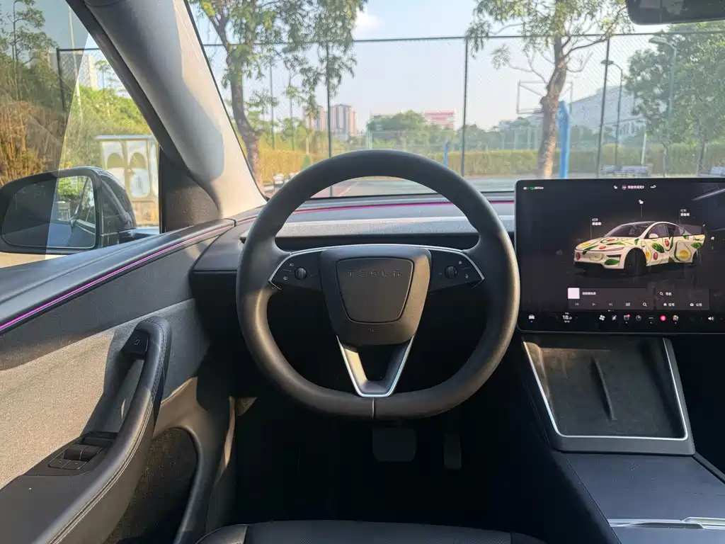 Tesla Model Y — фото 5