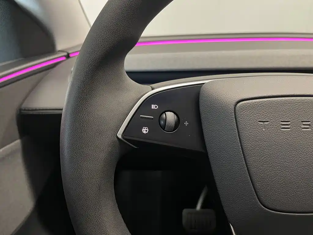 Tesla Model Y — фото 21