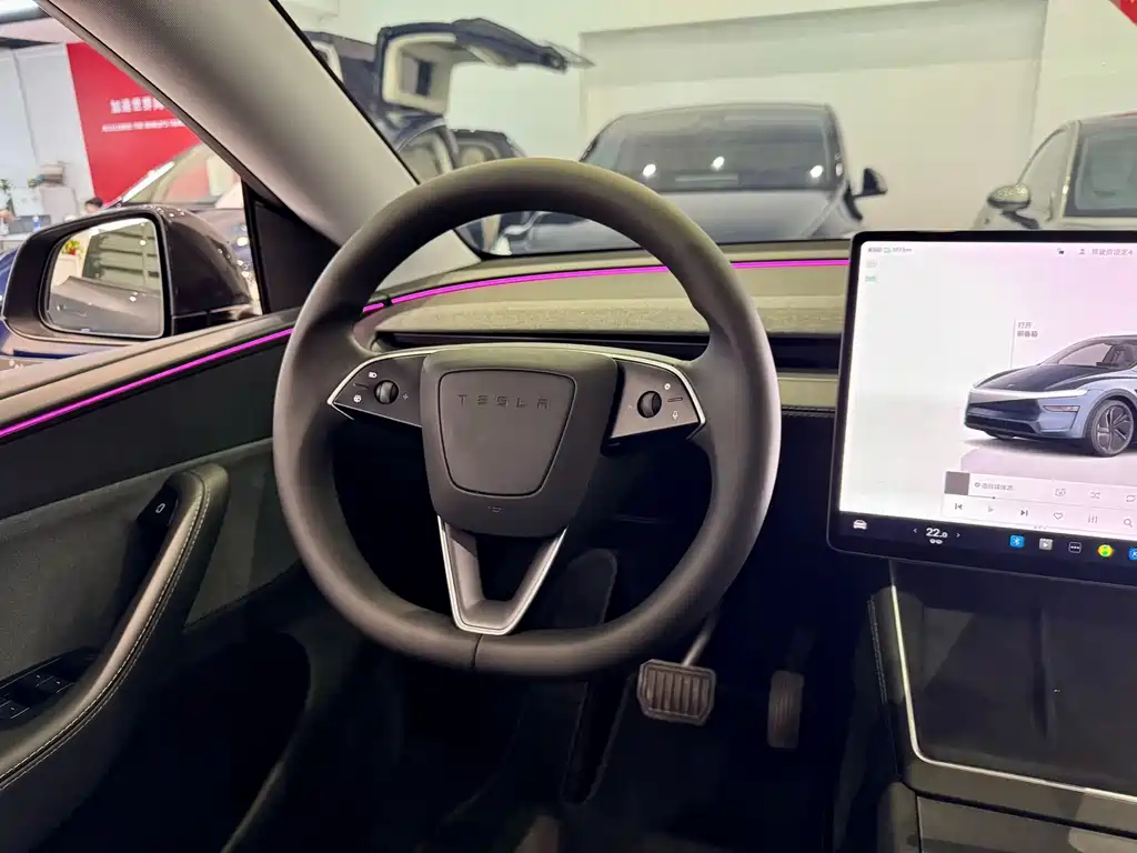 Tesla Model Y — фото 11
