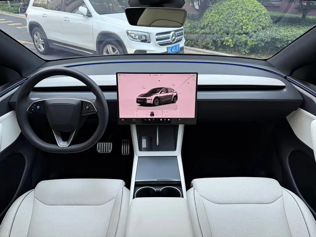Tesla Model Y L — фото 4